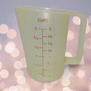 Tupperware 1669 Measuring Cup Pitcher 2 Cup 500mL Red Letters USA Vintage